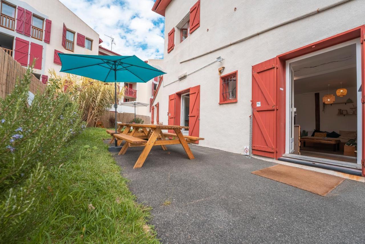 Garden - Utopy Hostel Biarritz Exterior foto